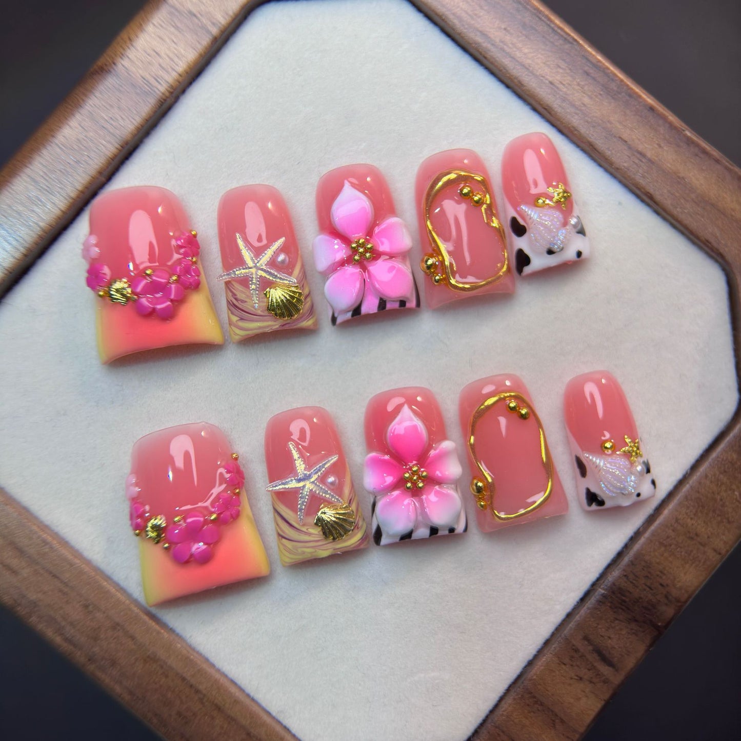 2026 New 10pcs Short Duckbill Summer Handmade Press on Nails, Shell/Starfish with 3D Gradient Carved Decor, High-Quality Fashion Reusable Fake Nails Set, Women'S Gift for Daily Wear And Party