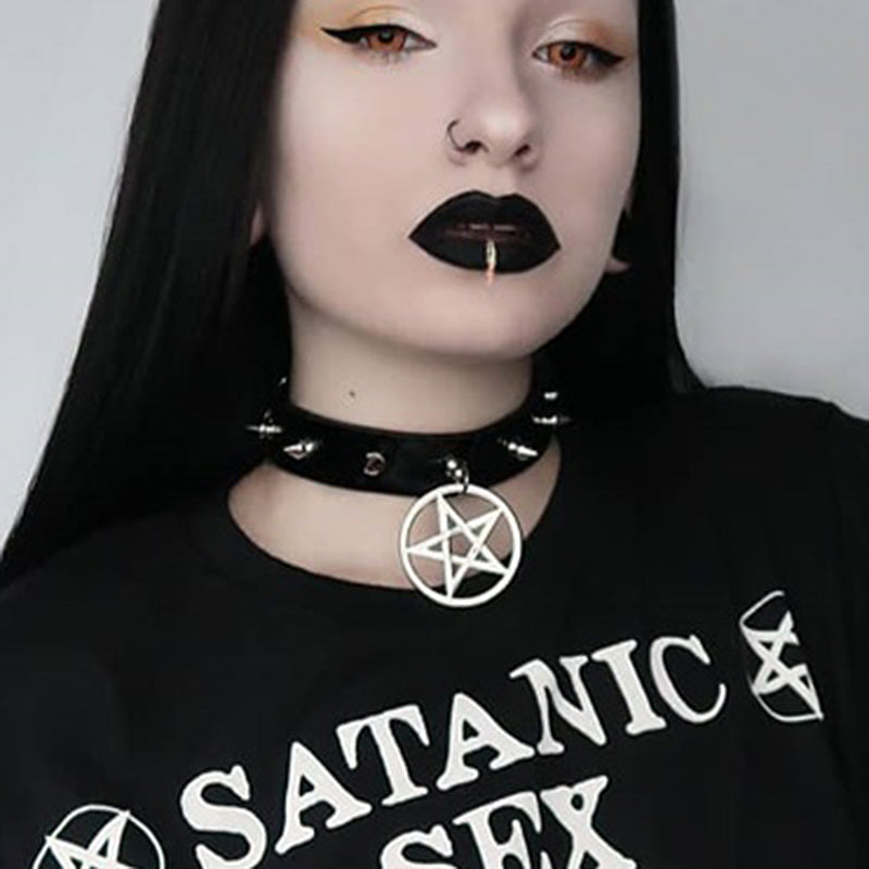 Retro Punk Joker Necklace for Street Style Wear